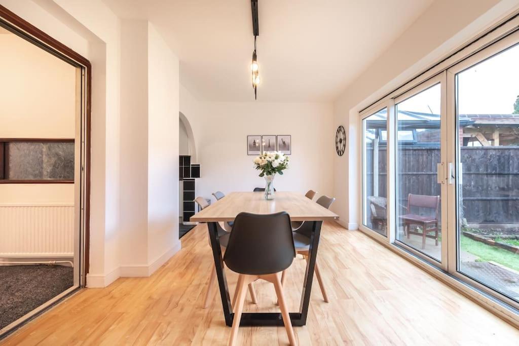 Morganite - 3 Bedroom House * Londra