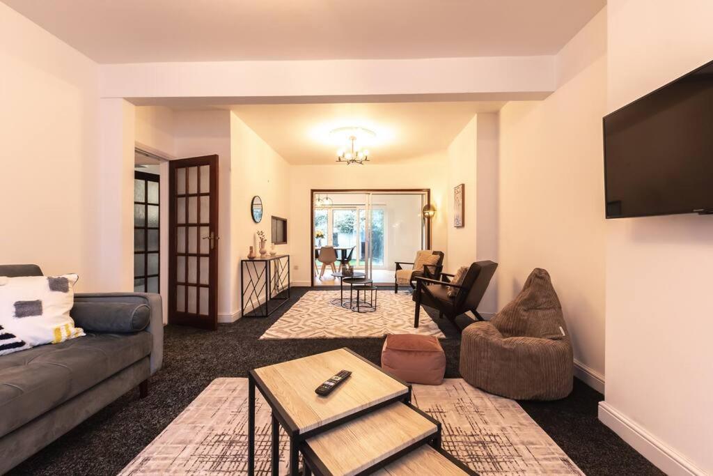 Morganite - 3 Bedroom House Londra