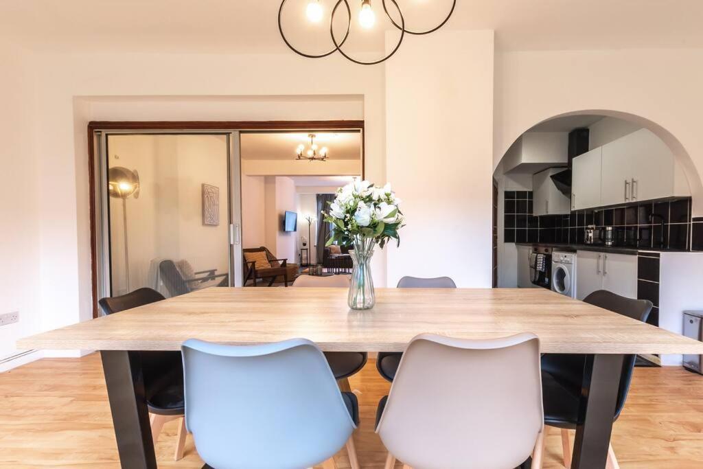 Morganite - 3 Bedroom House * Londra