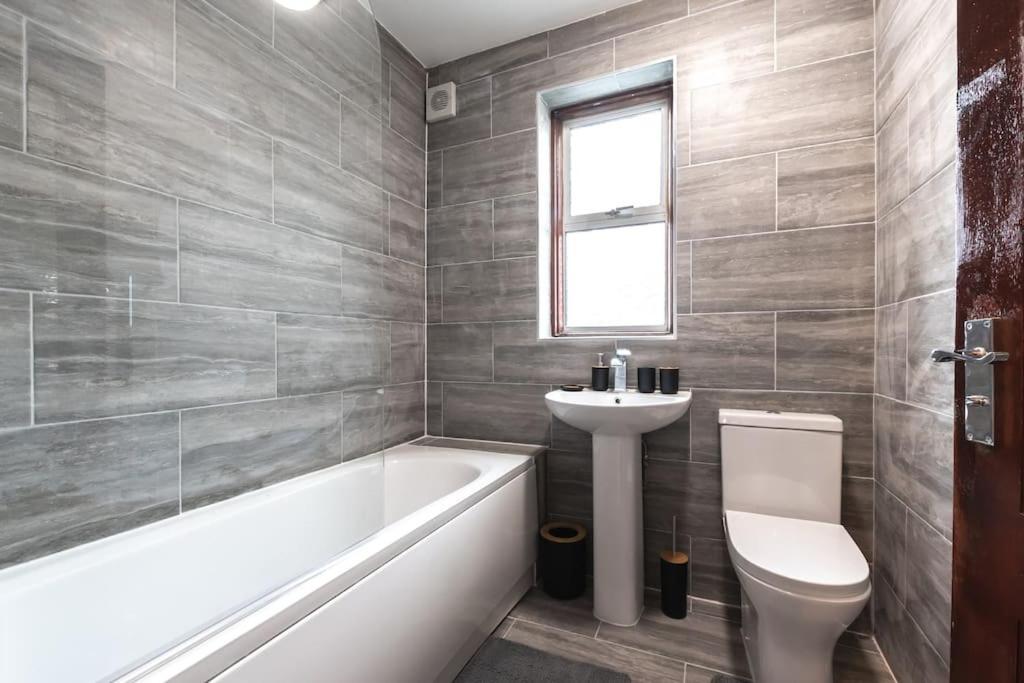 Morganite - 3 Bedroom House * Londra
